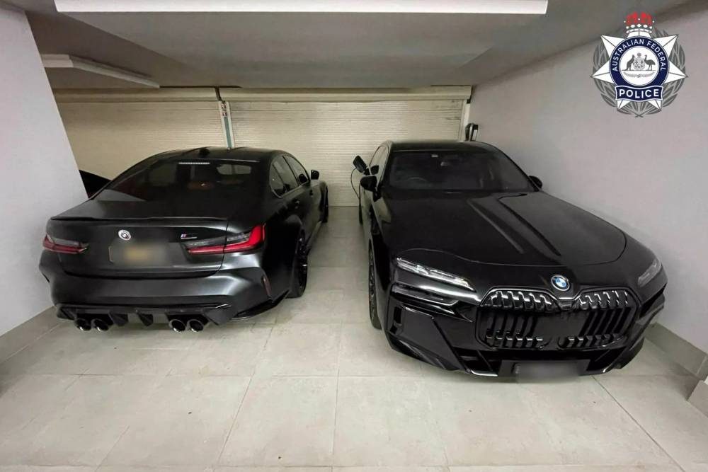 https://cdn.autogreeknews.gr/wp-content/uploads/2025/07/Australian-Police-Seize-Supercars-24_result22-2048.jpg