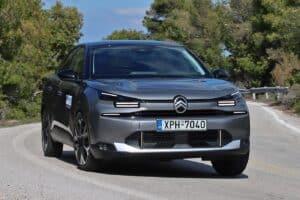 Citroen-C4-1.2-Hybrid-145-strofi