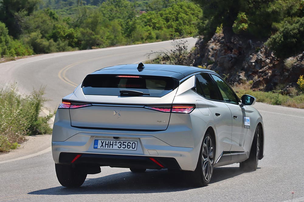 https://cdn.autogreeknews.gr/wp-content/uploads/2025/07/DS-4-1.2-Hybrid-145-28.jpg