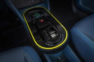 Fiat-Grande-Panda-Hybrid-LaPrima_interiors6