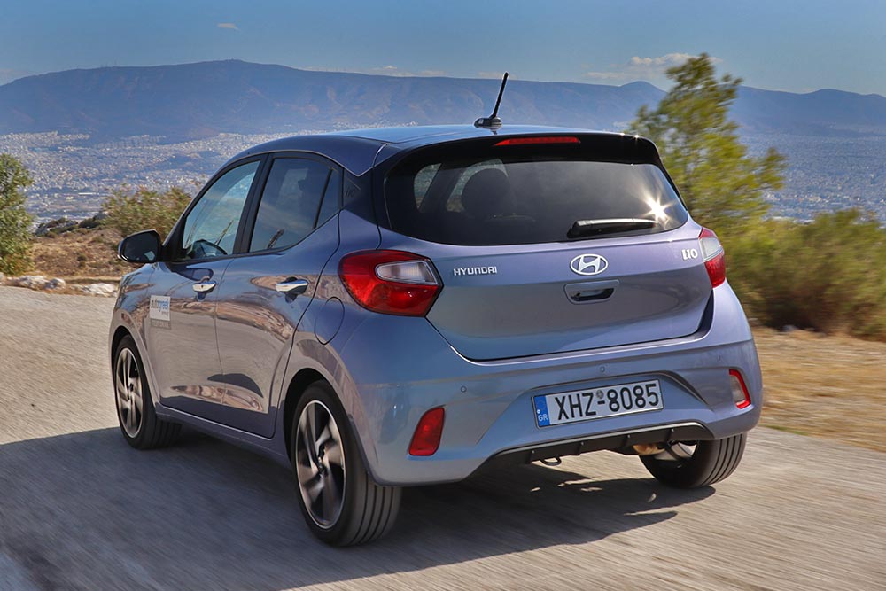 https://cdn.autogreeknews.gr/wp-content/uploads/2025/07/Hyundai-i10-1.2-AMT-MY25-2.jpg