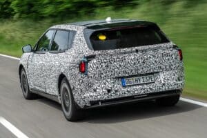 Kia-EV4-undergoes-testing-in-Europe(16)