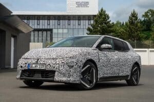 Kia-EV4-undergoes-testing-in-Europe(18)