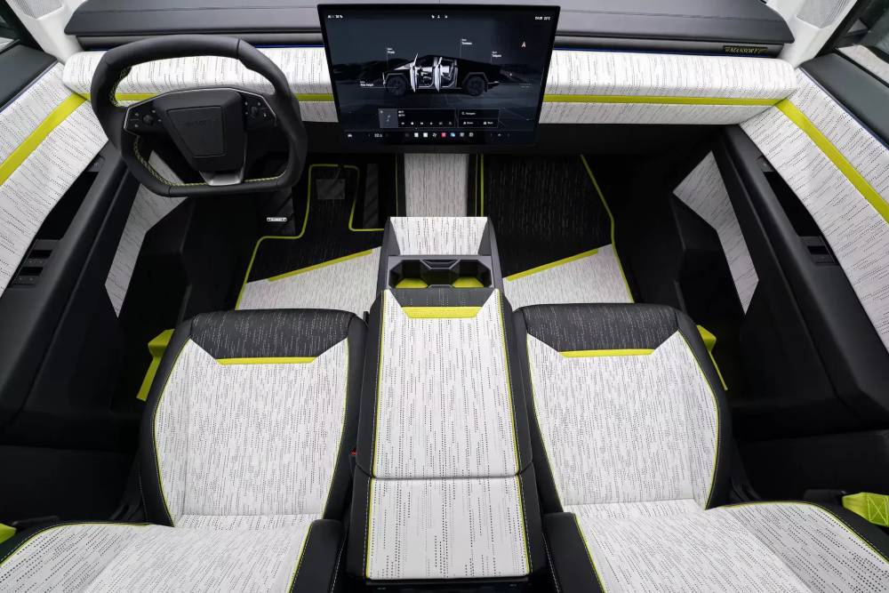 https://cdn.autogreeknews.gr/wp-content/uploads/2025/07/Mansory-Tesla-Cybertruck-Elongation-Evo-18-2048x13-1.jpg