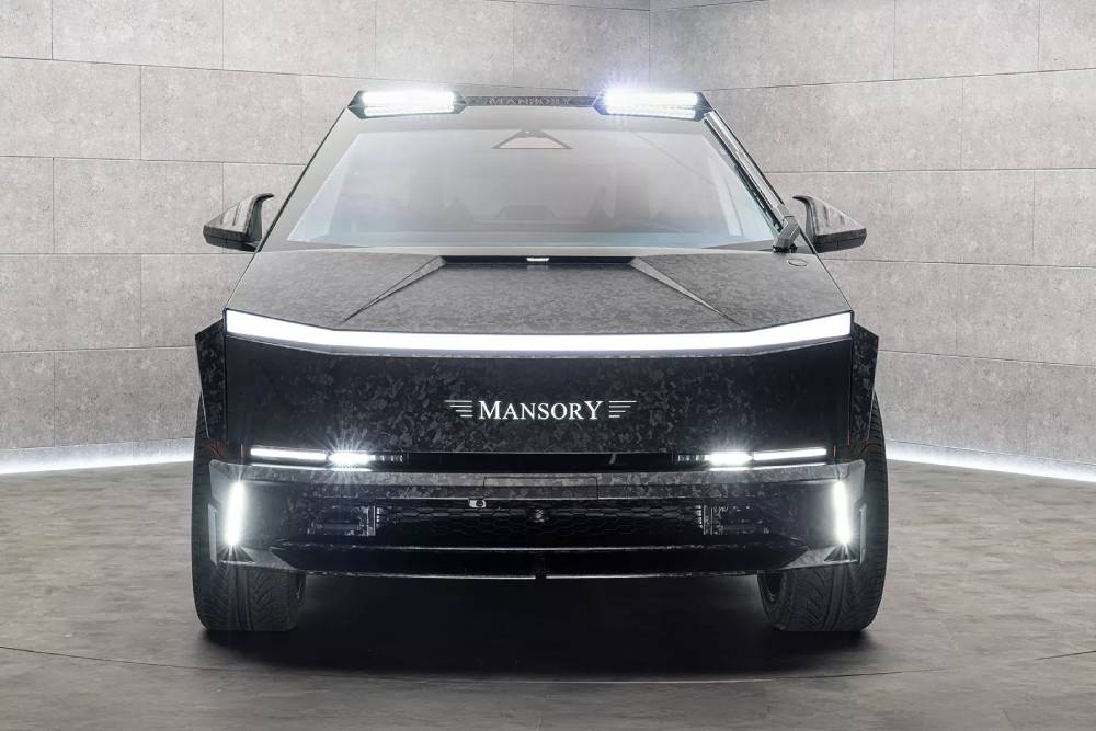 https://cdn.autogreeknews.gr/wp-content/uploads/2025/07/Mansory-Tesla-Cybertruck-Elongation-Evo-3.jpg