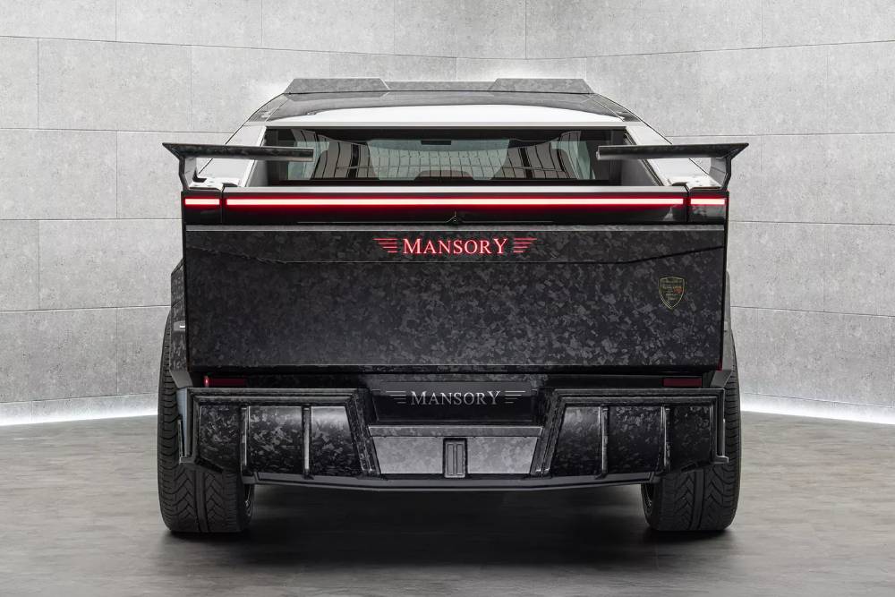 https://cdn.autogreeknews.gr/wp-content/uploads/2025/07/Mansory-Tesla-Cybertruck-Elongation-Evo-4.jpg