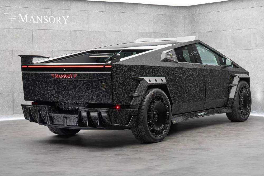 https://cdn.autogreeknews.gr/wp-content/uploads/2025/07/Mansory-Tesla-Cybertruck-Elongation-Evo-5.jpg