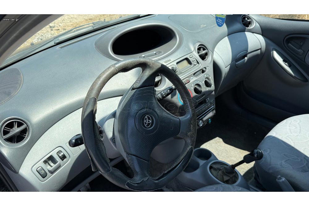 https://cdn.autogreeknews.gr/wp-content/uploads/2025/07/Toyota-Yaris-aggelia-9.jpg
