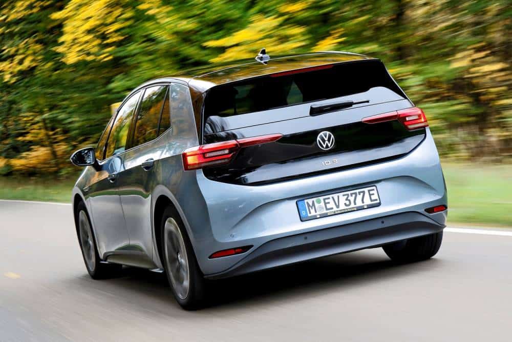 https://cdn.autogreeknews.gr/wp-content/uploads/2025/07/VW_ID3_dlouhodoby_test_ADAC_2023_tiskove_02.jpg