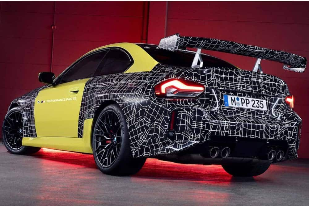https://cdn.autogreeknews.gr/wp-content/uploads/2025/07/bmw-m2-track-package-teaser-2.jpg
