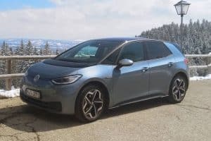 dauertest-vw-id3-stehend-2302_oy7pb0