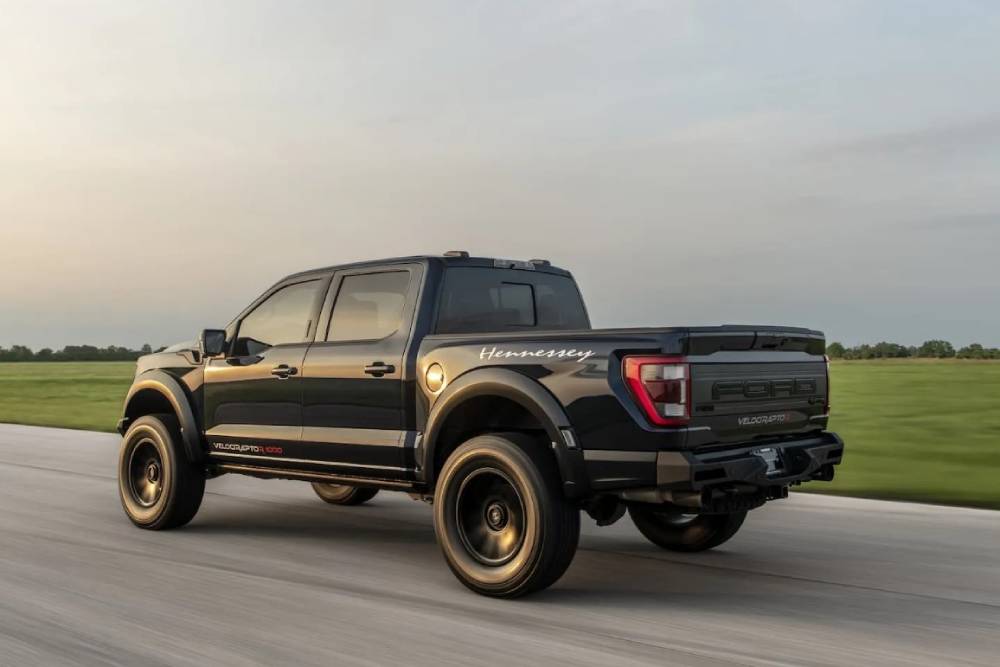 https://cdn.autogreeknews.gr/wp-content/uploads/2025/07/ford-velociraptor-1000-09.jpg