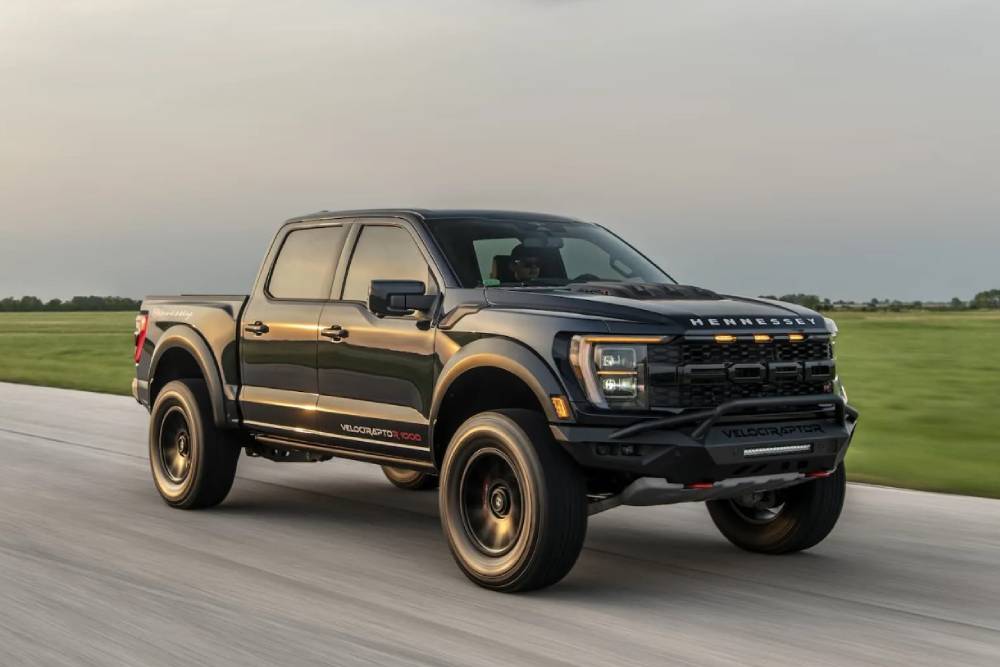 https://cdn.autogreeknews.gr/wp-content/uploads/2025/07/ford-velociraptor-1000-10.jpg