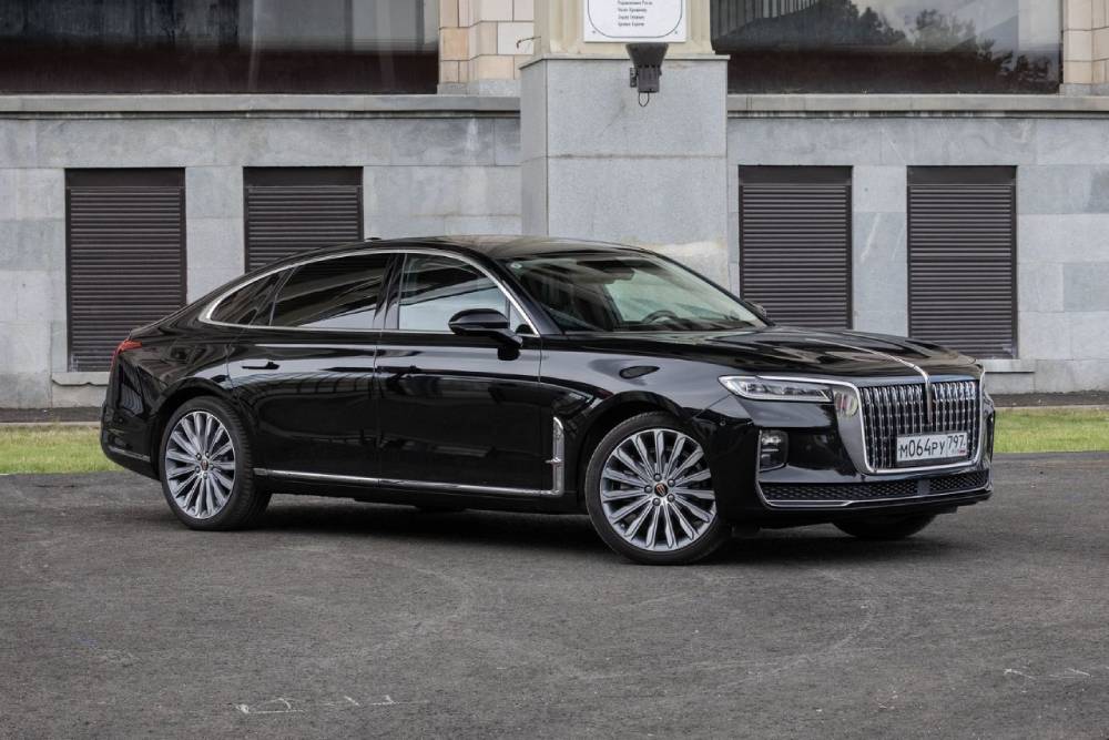 https://cdn.autogreeknews.gr/wp-content/uploads/2025/07/hongqi-h9-russia-05.jpg