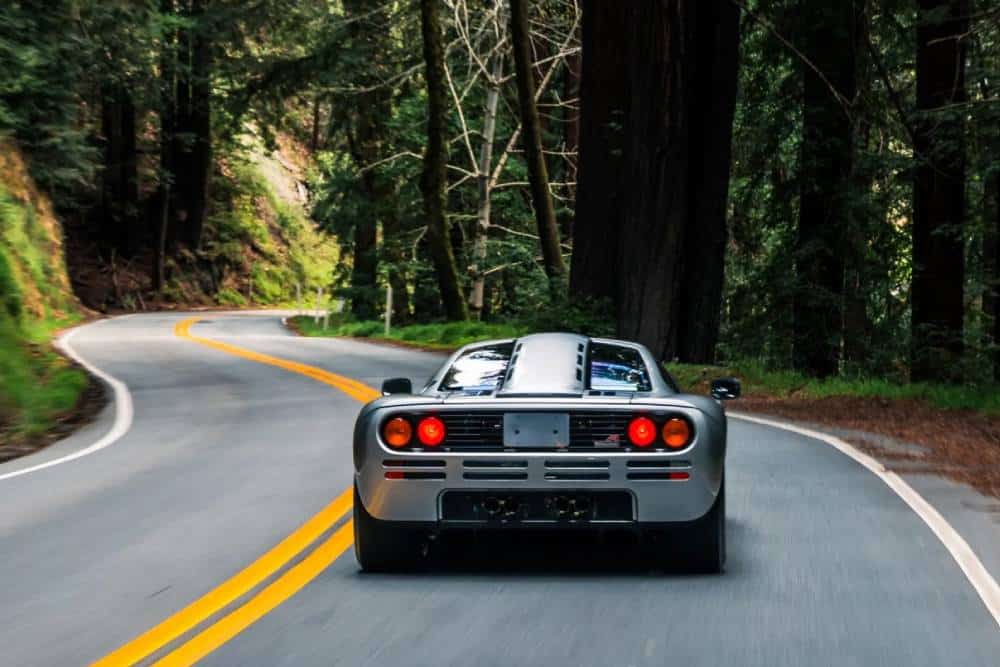 https://cdn.autogreeknews.gr/wp-content/uploads/2025/07/mclaren-f1-auction-02.jpg