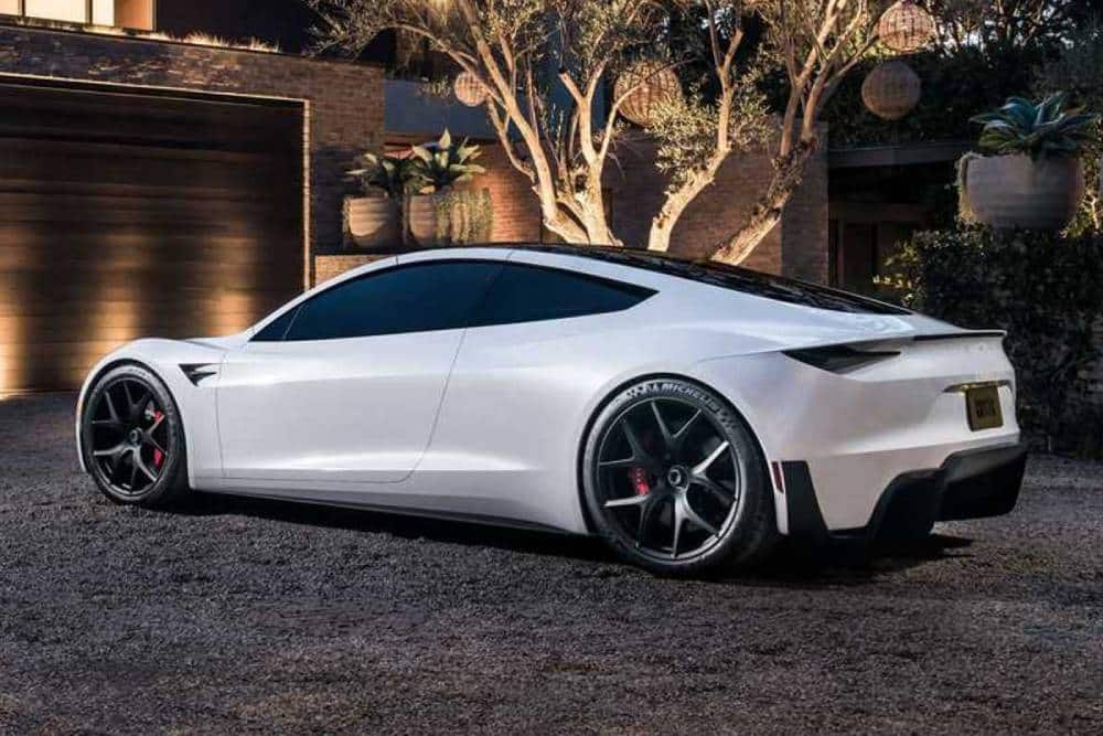 https://cdn.autogreeknews.gr/wp-content/uploads/2025/07/tesla-roadster.jpg