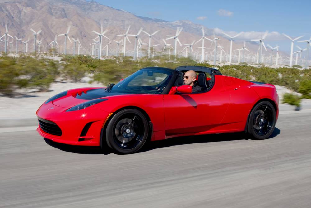https://cdn.autogreeknews.gr/wp-content/uploads/2025/07/tesla_roadster_sport_11.jpg