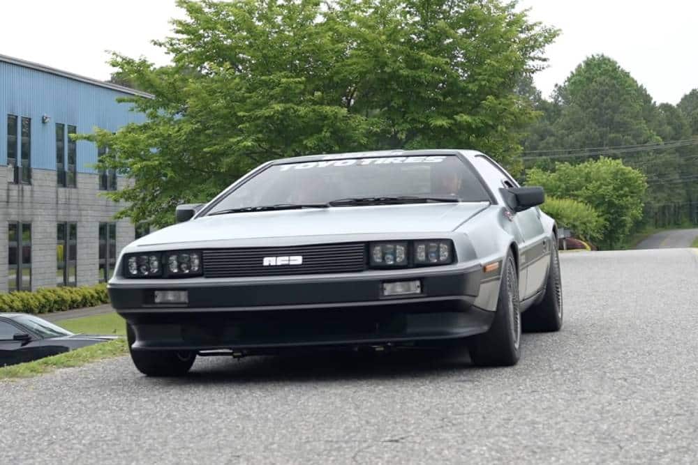 https://cdn.autogreeknews.gr/wp-content/uploads/2025/07/the-delorean-dmc-12-finally-gets-the-engine-it-des-2.jpg