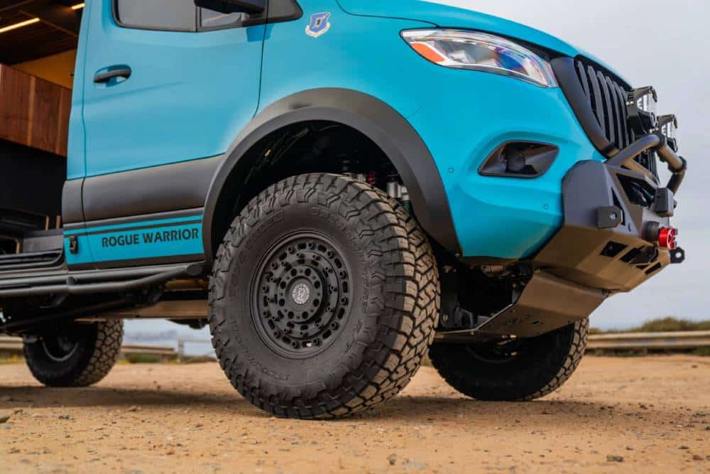 https://cdn.autogreeknews.gr/wp-content/uploads/2025/07/the-rogue-warrior-is-a-rugged-beastly-camper-van-h-4.jpg