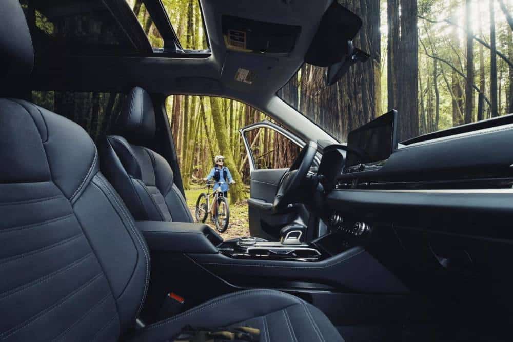 https://cdn.autogreeknews.gr/wp-content/uploads/2025/08/2025-Mitsubishi-Outlander-Trail-Edition-15-2048x13-1.jpg