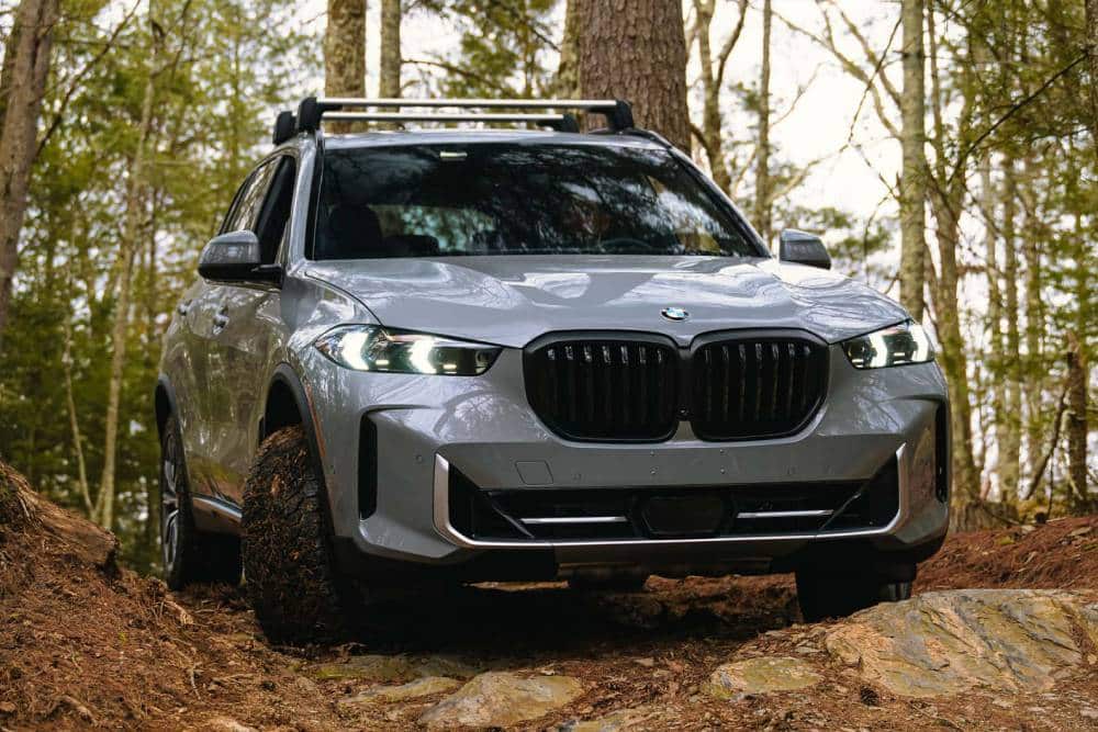 https://cdn.autogreeknews.gr/wp-content/uploads/2025/08/2025-bmw-x5-with-off-road-package-review-exterio-5.jpg
