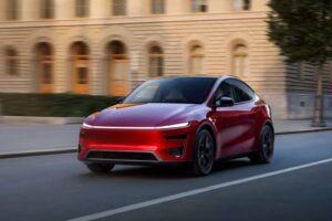 2026-Tesla-Model-Y-Performance-12-2048×1152