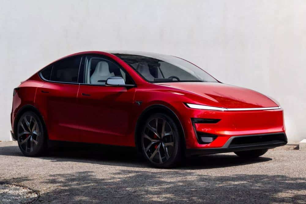 https://cdn.autogreeknews.gr/wp-content/uploads/2025/08/2026-Tesla-Model-Y-Performance-24-copy-2048x1152-1.jpg