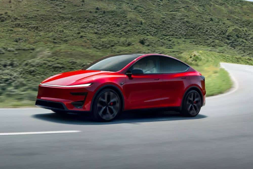 https://cdn.autogreeknews.gr/wp-content/uploads/2025/08/2026-Tesla-Model-Y-Performance-26-2048x1152-1.jpg