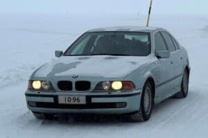 BMW-523i-E39-1m-km-(4)
