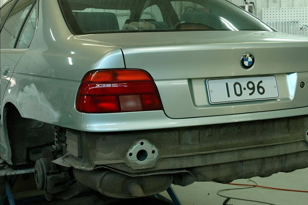 https://cdn.autogreeknews.gr/wp-content/uploads/2025/08/BMW-523i-E39-1m-km-5.jpg