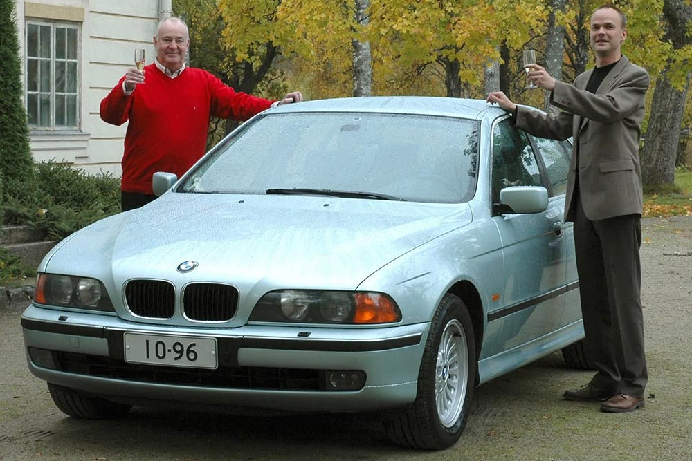 https://cdn.autogreeknews.gr/wp-content/uploads/2025/08/BMW-523i-E39-1m-km-7.jpg