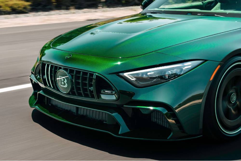 https://cdn.autogreeknews.gr/wp-content/uploads/2025/08/BRABUS20ROCKET20GTS20MEAN20GREEN_outdoor_klein-1.jpg