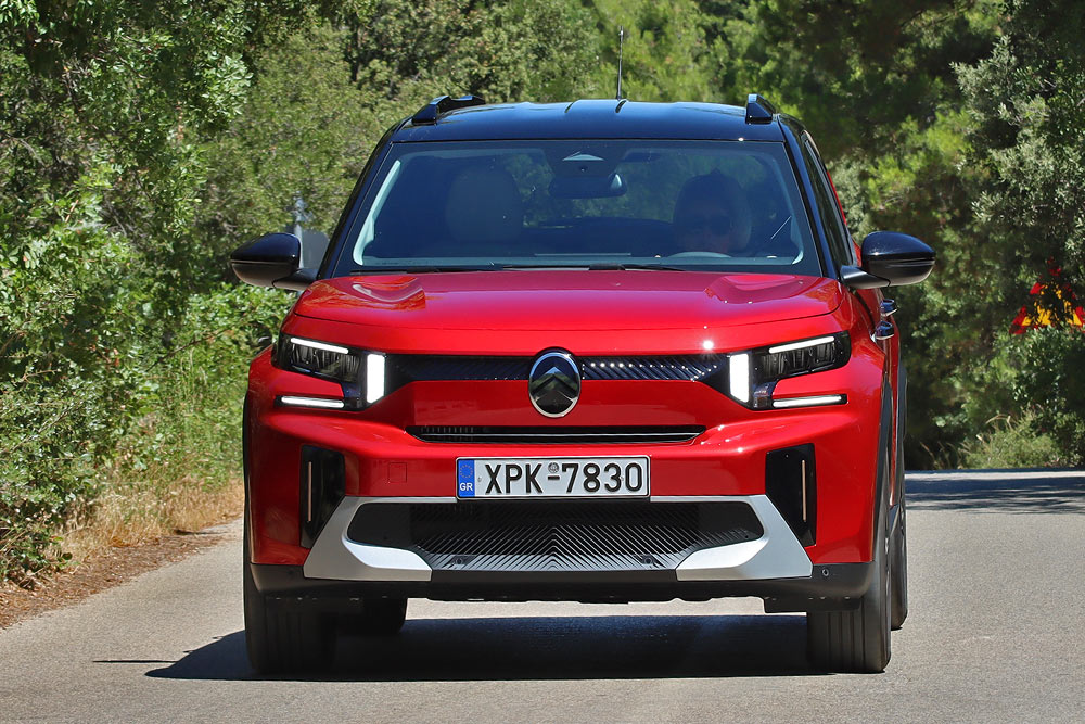 https://cdn.autogreeknews.gr/wp-content/uploads/2025/08/Citroen-C3-Aircross-1.2-Hybrid-145-28.jpg