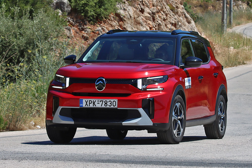 https://cdn.autogreeknews.gr/wp-content/uploads/2025/08/Citroen-C3-Aircross-1.2-Hybrid-145-32.jpg