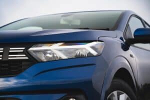 Dacia-Sandero-front-light