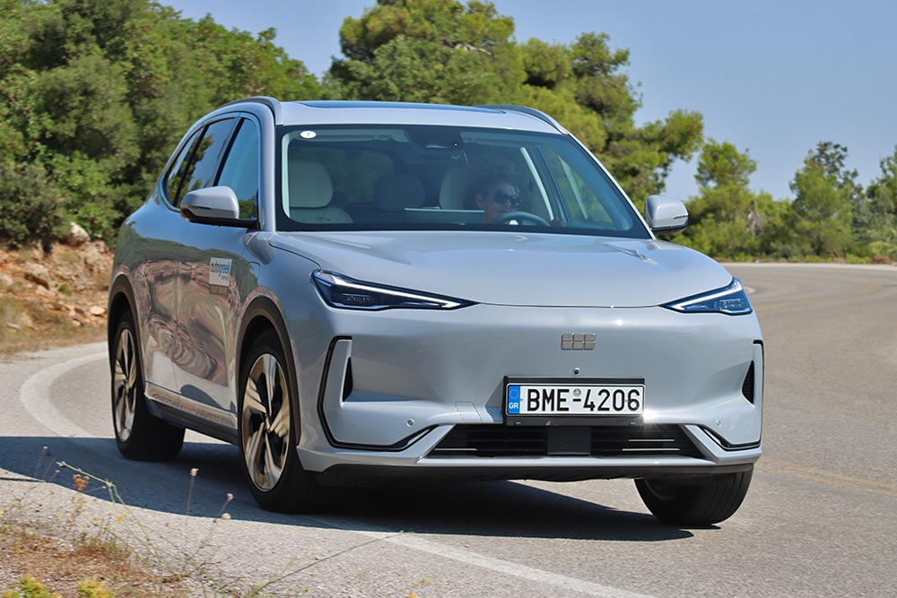 https://cdn.autogreeknews.gr/wp-content/uploads/2025/08/Geely-EX5-29.jpg