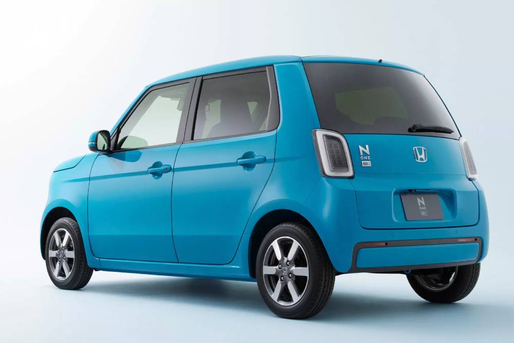 https://cdn.autogreeknews.gr/wp-content/uploads/2025/08/Honda-N-One-e-00006-2048x1151-1.jpg