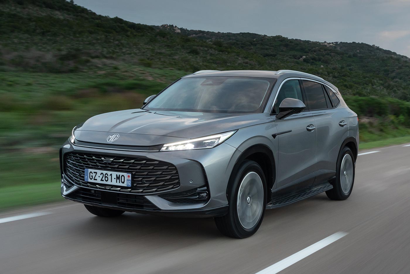 Σαν την τιμή του νέου MG HS PHEV δεν έχει άλλο