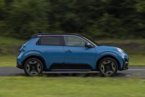 Nissan-Micra-2025-(3)