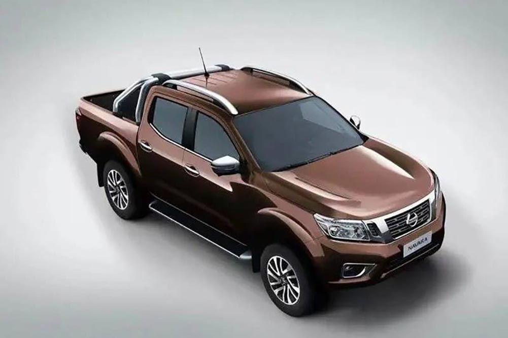 https://cdn.autogreeknews.gr/wp-content/uploads/2025/08/Nissan-Navara-old-1.jpg