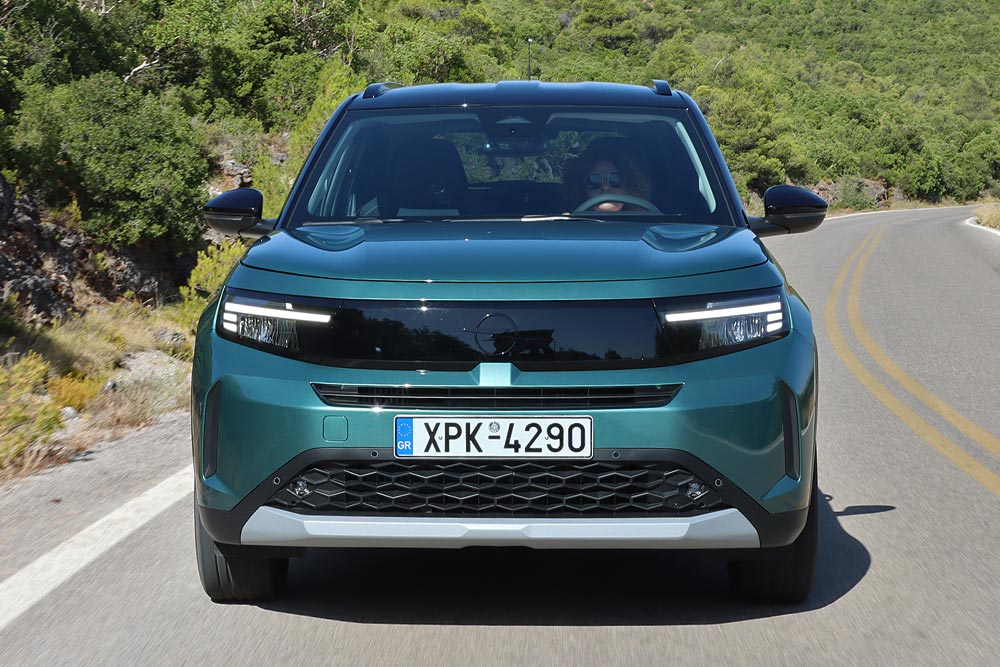 https://cdn.autogreeknews.gr/wp-content/uploads/2025/08/Opel-Frontera-1.2-Hybrid-145-3.jpg