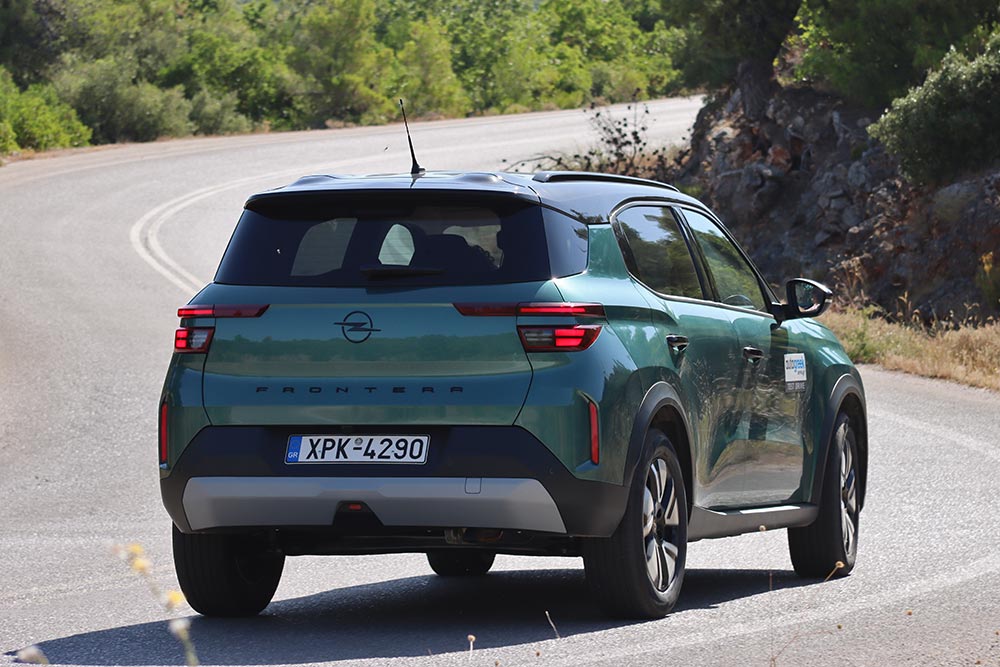 https://cdn.autogreeknews.gr/wp-content/uploads/2025/08/Opel-Frontera-1.2-Hybrid-145-40.jpg