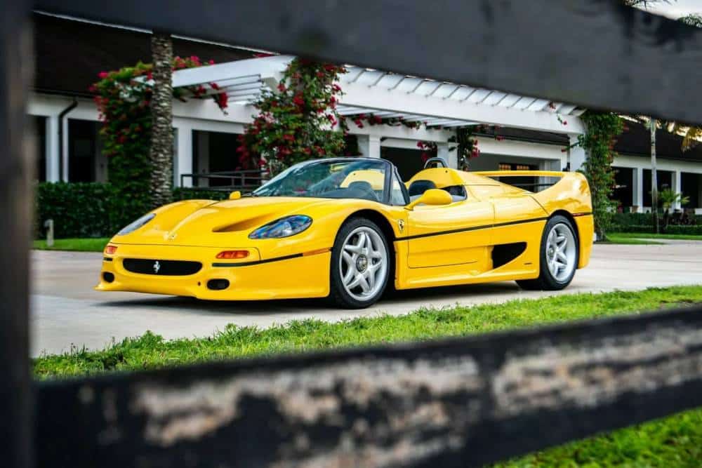 https://cdn.autogreeknews.gr/wp-content/uploads/2025/08/Ralph-Lauren-Ferrari-F50-aa-2048x1366-1.jpg