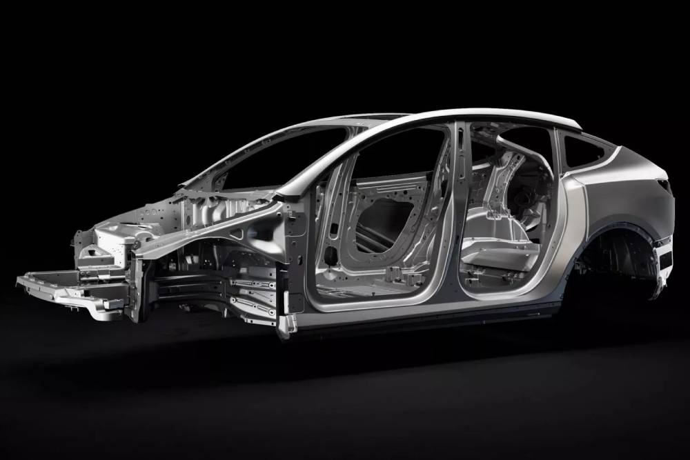 https://cdn.autogreeknews.gr/wp-content/uploads/2025/08/Tesla-Model-Y-L-819-10-2048x1024-1.jpg