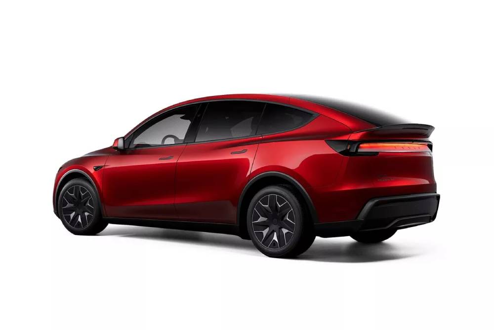 https://cdn.autogreeknews.gr/wp-content/uploads/2025/08/Tesla-Model-Y-L-819-16.jpg