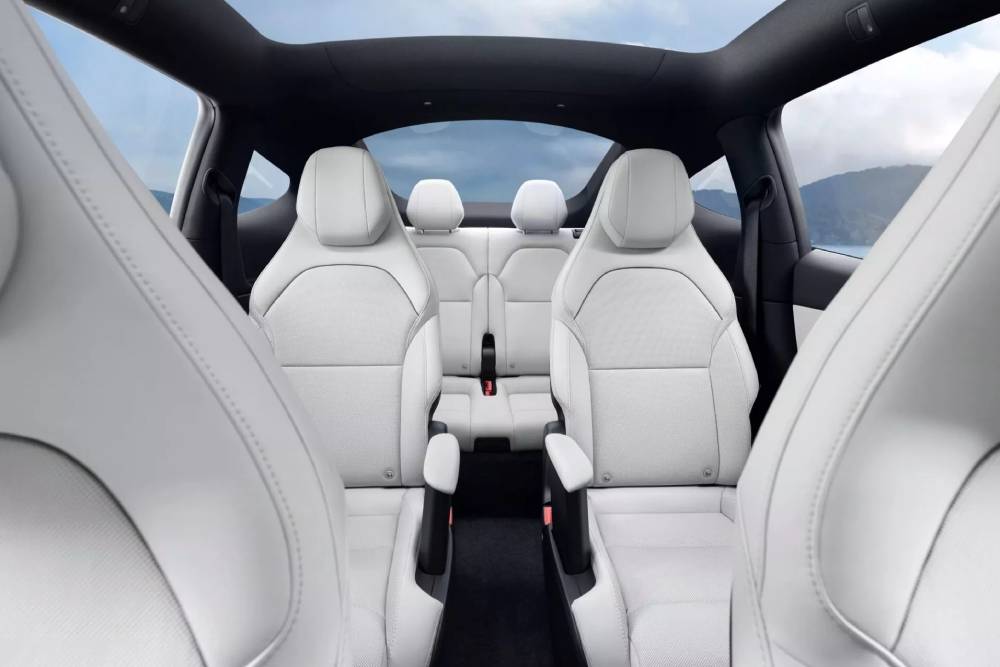https://cdn.autogreeknews.gr/wp-content/uploads/2025/08/Tesla-Model-Y-L-819-26-2048x1285-1.jpg