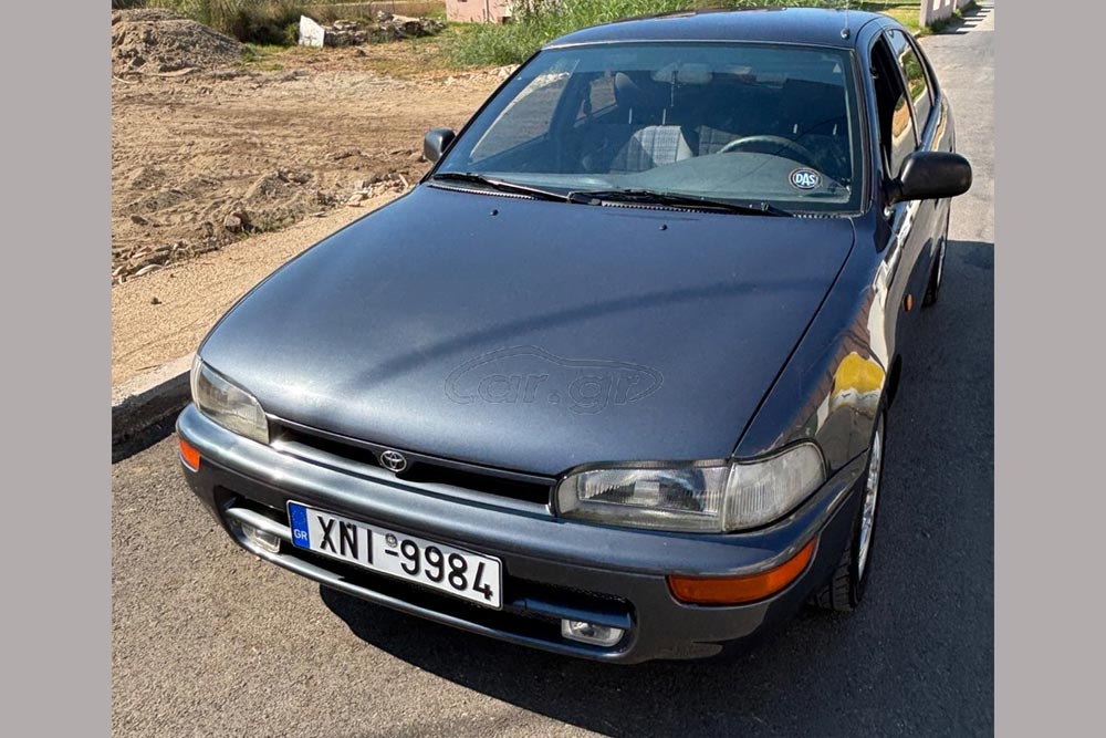 https://cdn.autogreeknews.gr/wp-content/uploads/2025/08/Toyota-Corolla-1994-2.jpg
