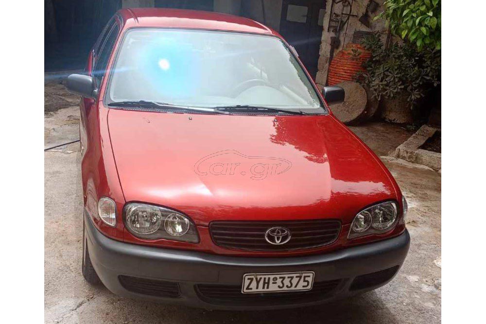 https://cdn.autogreeknews.gr/wp-content/uploads/2025/08/Toyota-Corolla-2001-3.jpg