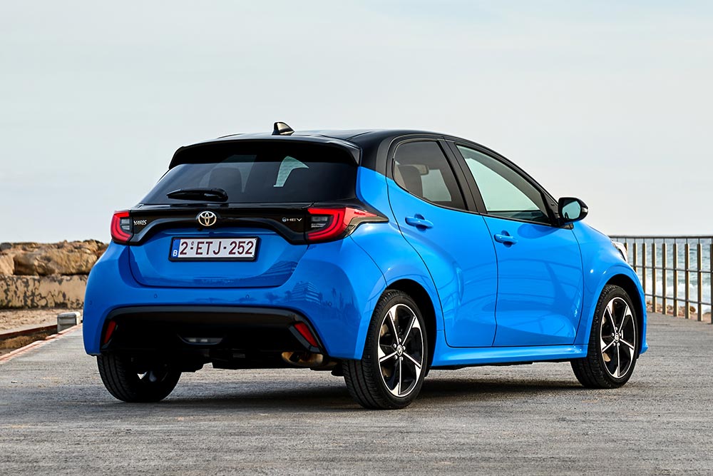 https://cdn.autogreeknews.gr/wp-content/uploads/2025/08/Toyota-Yaris-2024-3.jpg