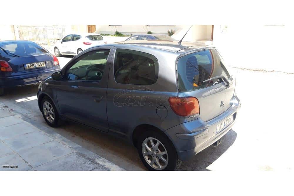 https://cdn.autogreeknews.gr/wp-content/uploads/2025/08/Toyota-Yaris-500000km-1.jpg